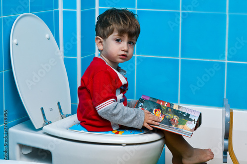 Photo: bambino sul water bambino sul water