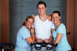 Frauen mit Personal Trainer