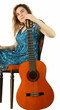 Junge Frau mit klassischer Gitarre
