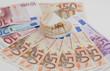 Zahnersatz kostet Geld