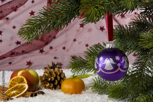 Foto: Lila Weihnachtskugel-1 Lila Weihnachtskugel-1