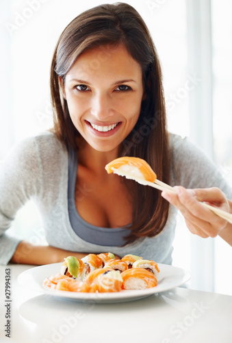Foto: Eating sushi Eating sushi