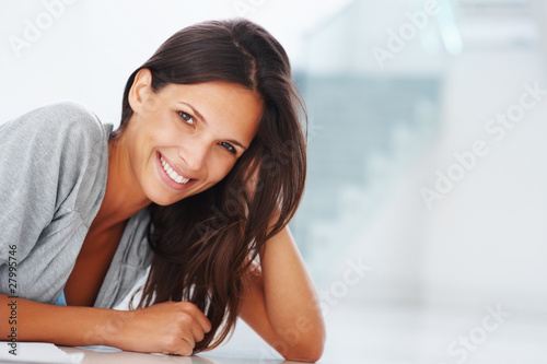 Foto: Smiling woman engaging Smiling woman engaging