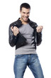 jeune homme cool frimeur