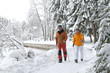 Senioren beim Nordic Walking