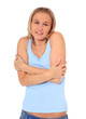 Junge Frau friert