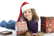 Foto: sechsjähriges Mädchen mit Weihnachtsgeschenken (mr) sechsjähriges Mädchen mit Weihnachtsgeschenken (mr)