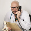 Arzt am Telefon