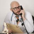 Arzt am Telefon