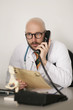 Arzt am Telefon