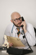 Arzt am Telefon