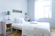 Foto: Schlafzimmer mit Bett und Lampen Schlafzimmer mit Bett und Lampen