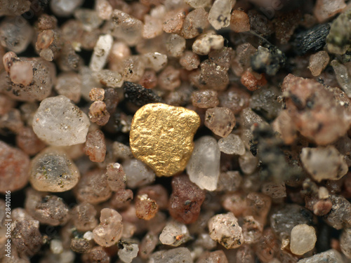 Photo: Goldflitter im Flußsand Goldflitter im Flußsand
