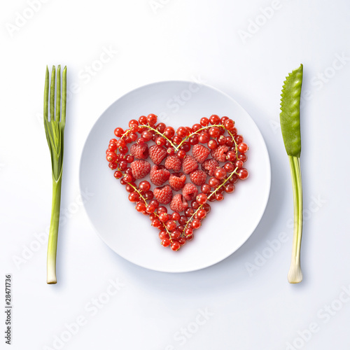 Photo: Coeur formé de fruits rouges à déguster Coeur formé de fruits rouges à déguster