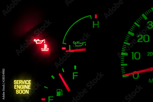 Photo: Service Engine oil pressure Service Engine oil pressure