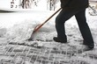 Schneeschaufeln