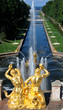 Vista del canal de Peterhof, San Petersburgo, Rusia Vista del canal de Peterhof, San Petersburgo, Rusia