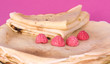 crèpes sur fond rose