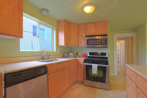 Colors  Kitchens  Maple Cabinets on Green Kitchen With Maple Cabinets And Black Appliances    Iriana