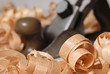 Foto: Wooden chips and plane Wooden chips and plane