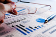 desarrollo de empresa con estadisticas y hombre de negocios desarrollo de empresa con estadisticas y hombre de negocios