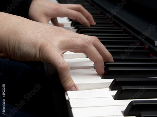 Photo: Klavier spielen Klavier spielen