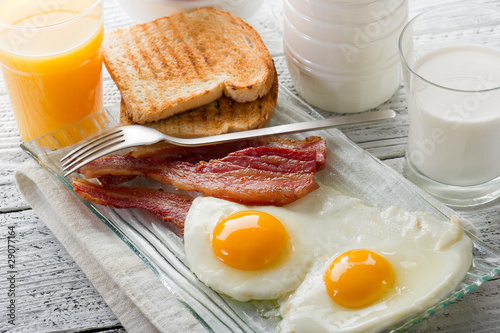 Photo: eggs with bacon-uova con bacon eggs with bacon-uova con bacon
