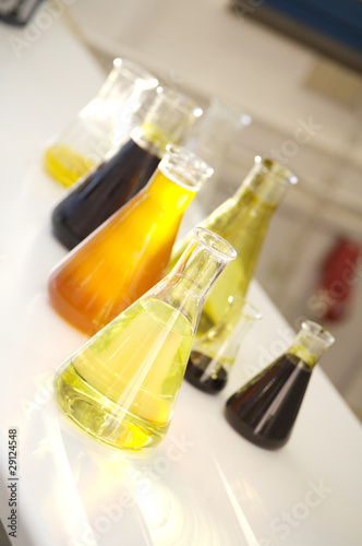 Foto: Gläser im Chemielabor Gläser im Chemielabor