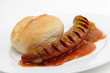 Currywurst mit Brötchen