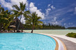 Piscine tropicale, vue sur mer