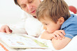 Vater liest vor