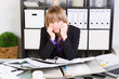 gestresste frau bei der arbeit