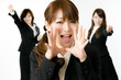 応援する女性社員