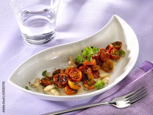 Photo: tomate confites en sauce cannellini tomate confites en sauce cannellini