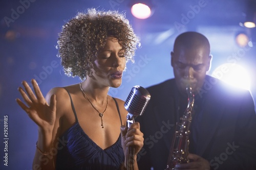 Photo : Jazz Singer and Saxophonist Performing Jazz Singer and Saxophonist Performing