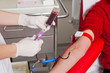 Blutabnahme beim Blutspenden in Blutlabor