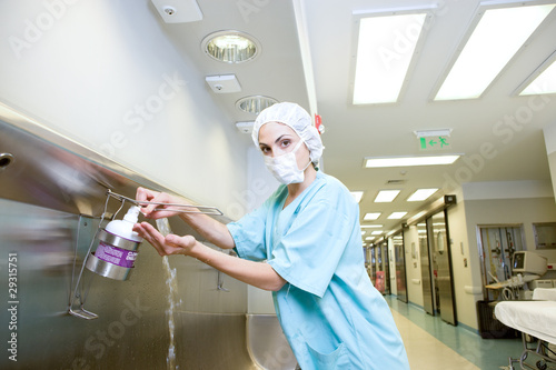 Photo: Preparing for an operation Preparing for an operation