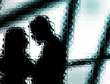 fondo abstracto con siluetas de gente detras de un cristal