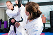 Kampfsport Training im Fitnessstudio Kampfsport Training im Fitnessstudio