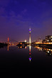 Foto: Düsseldorf Medienhafen bei Nacht Düsseldorf Medienhafen bei Nacht
