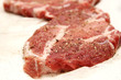 Rohes gewürztes Schnitzel