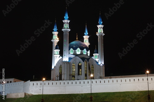 Foto: kul scharif moschee kazan in the night kul scharif moschee kazan in the night