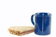 Brot mit Kaffeebecher