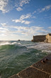 Flut an der Festung Saint-Malo