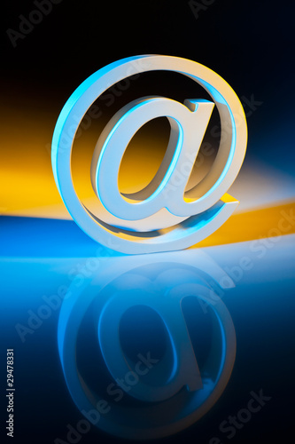Foto: E-Mail Zeichen. Online Kommunikation. E-Mail Zeichen. Online Kommunikation.