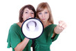 Foto: Junge Frauen mit Megaphon Junge Frauen mit Megaphon