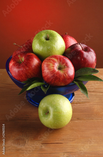 Photo: fruttiera con mele fruttiera con mele