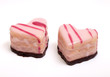 Herz / Liebe / Petit Four Törtchen mit rosa rot Glasur