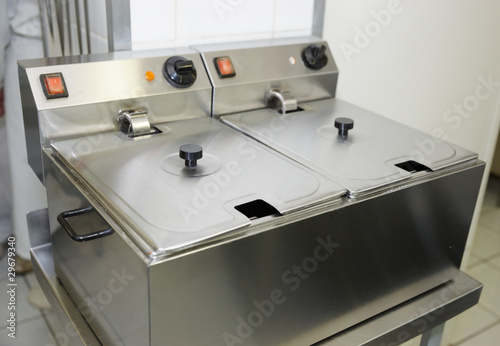 Restaurant Kitchen on Clean Deep Fryer On Restaurant Kitchen    Kondor83  29679340   See