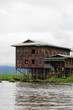 maison sur pilotis en Birmanie, lac Inle maison sur pilotis en Birmanie, lac Inle